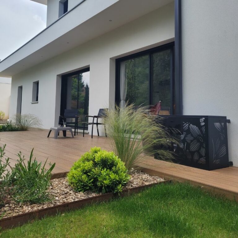 Cache climatisation Modèle Fleurs de Lys Cache climatisation Modèle Fleurs de Lys